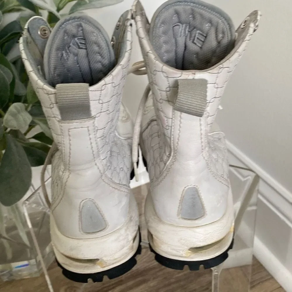Nike Air Max GOA VI ACG White/Silver Leather Sneaker Boots 311910-101 Women Size